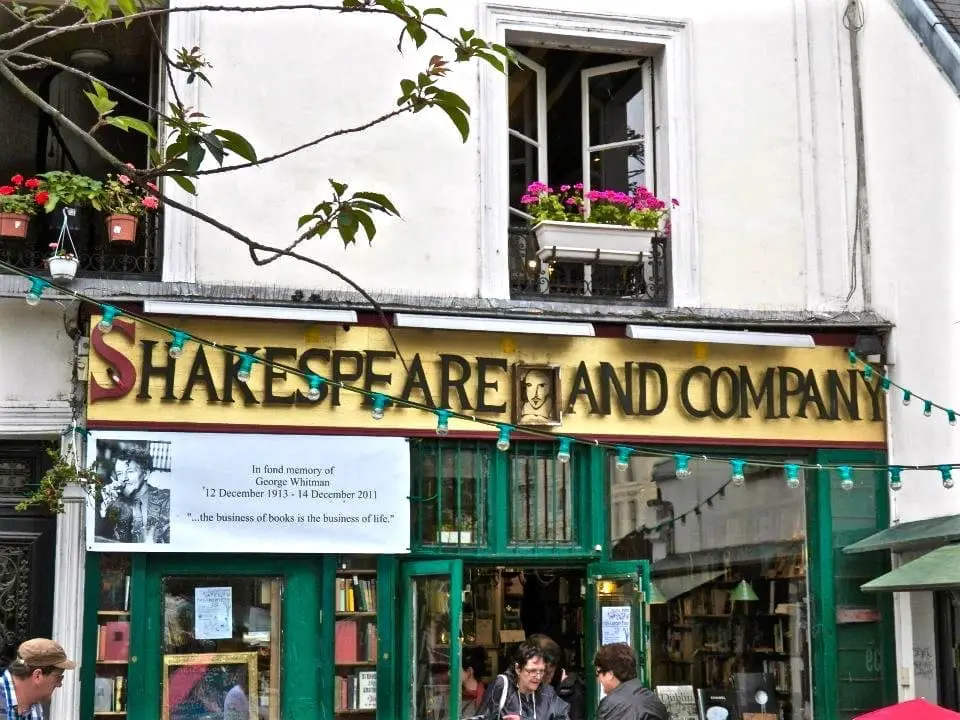 Shakespeare and Company Paris France