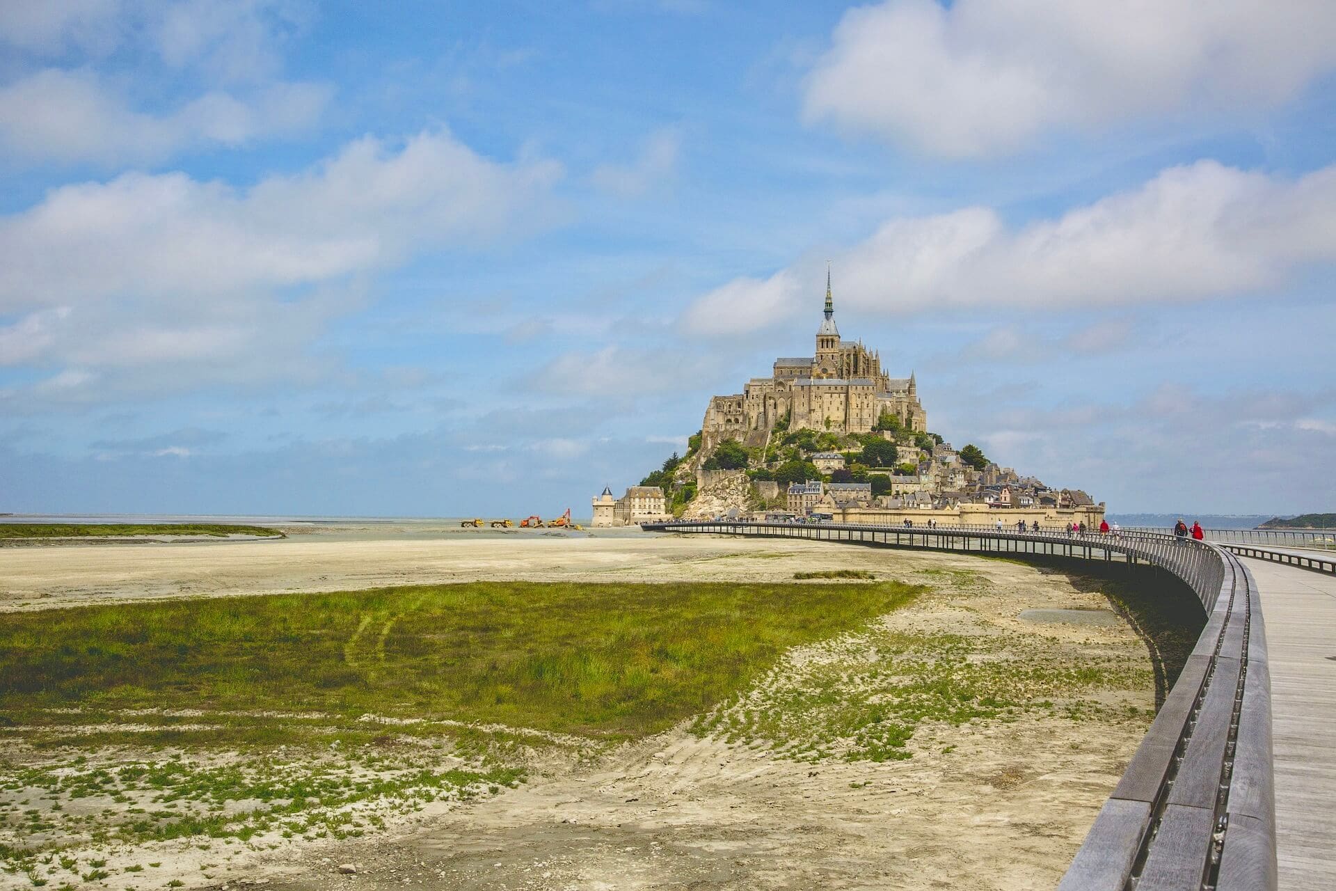 Walking to mont saint michel