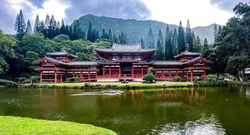 Oahu travel guide byodo in temple oahu hawaii buddhist japanese