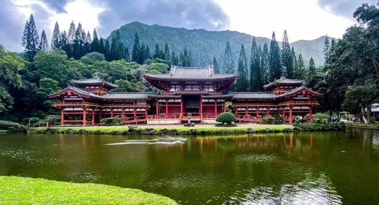 Best Things To Do in Oahu Travel Guide Byodo In Temple Oahu Hawaii Buddhist Japanese