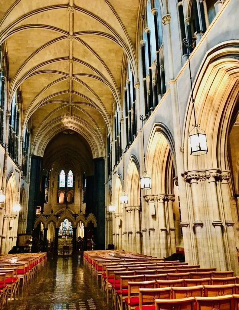 Christs-church-cathedral-dublin-ireland-interior