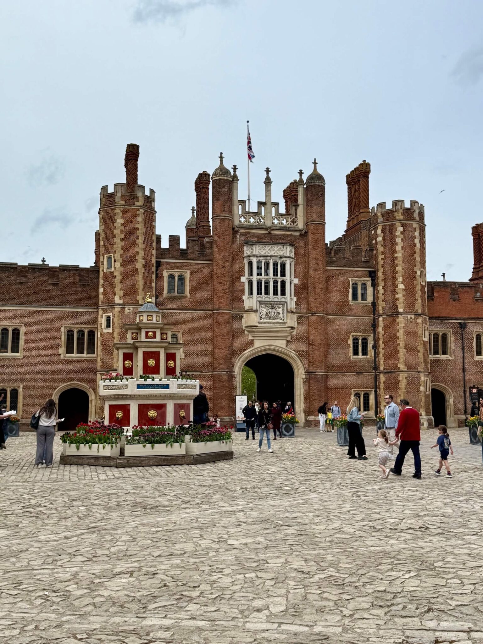 hampton court palace day trip gate entry
