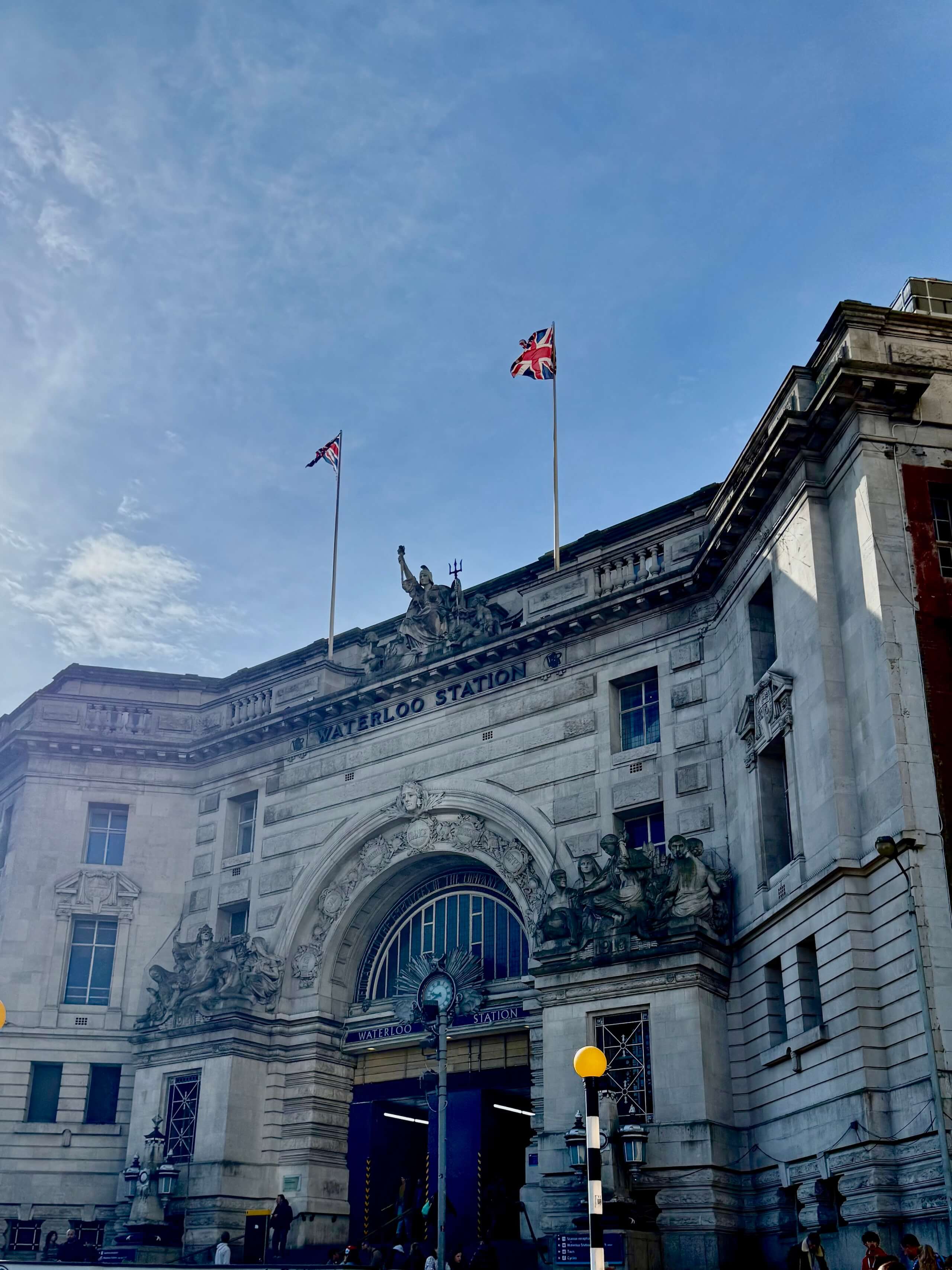 hampton court palace day trip waterloo station
