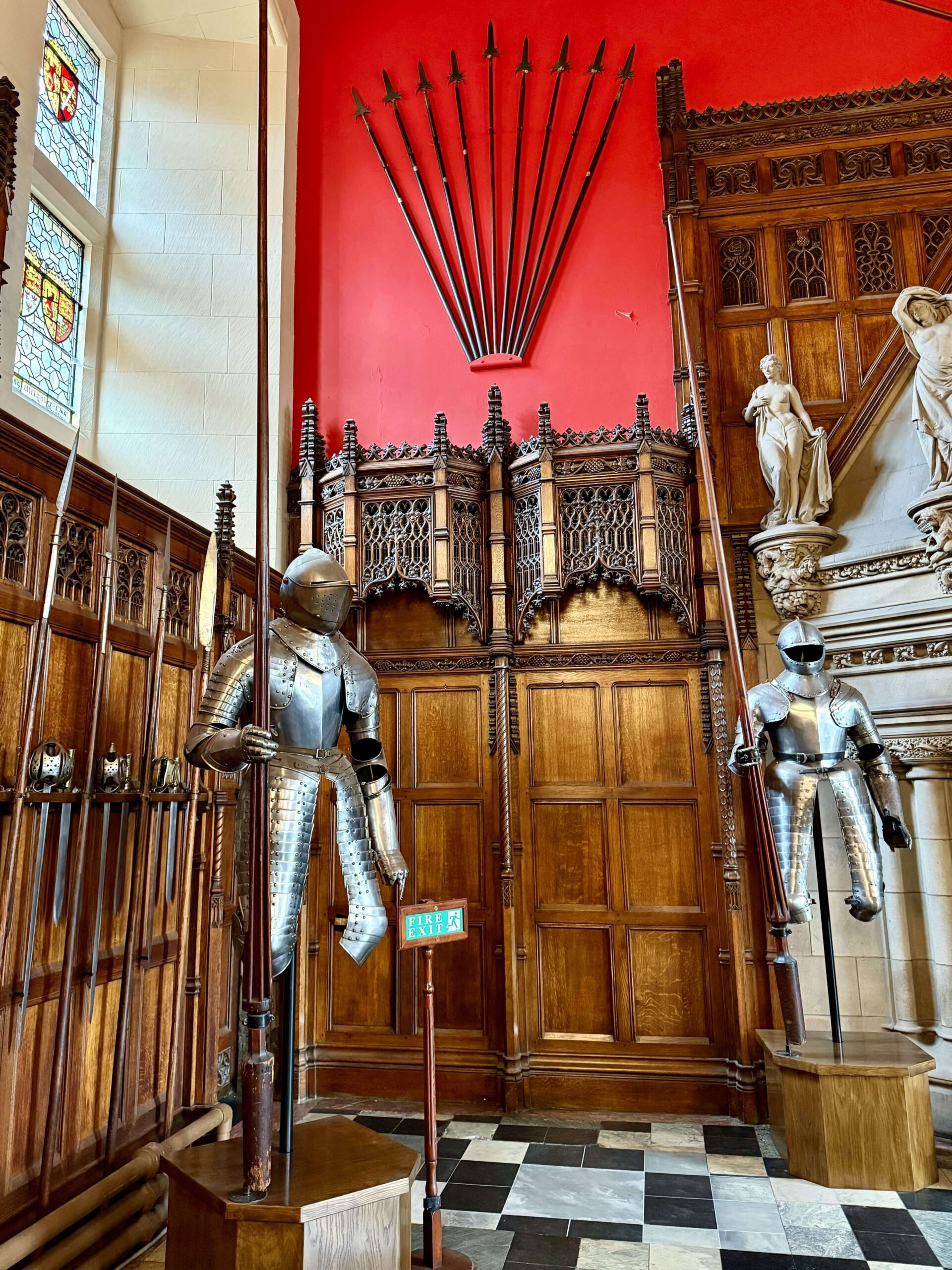 edinburgh castle weaponry