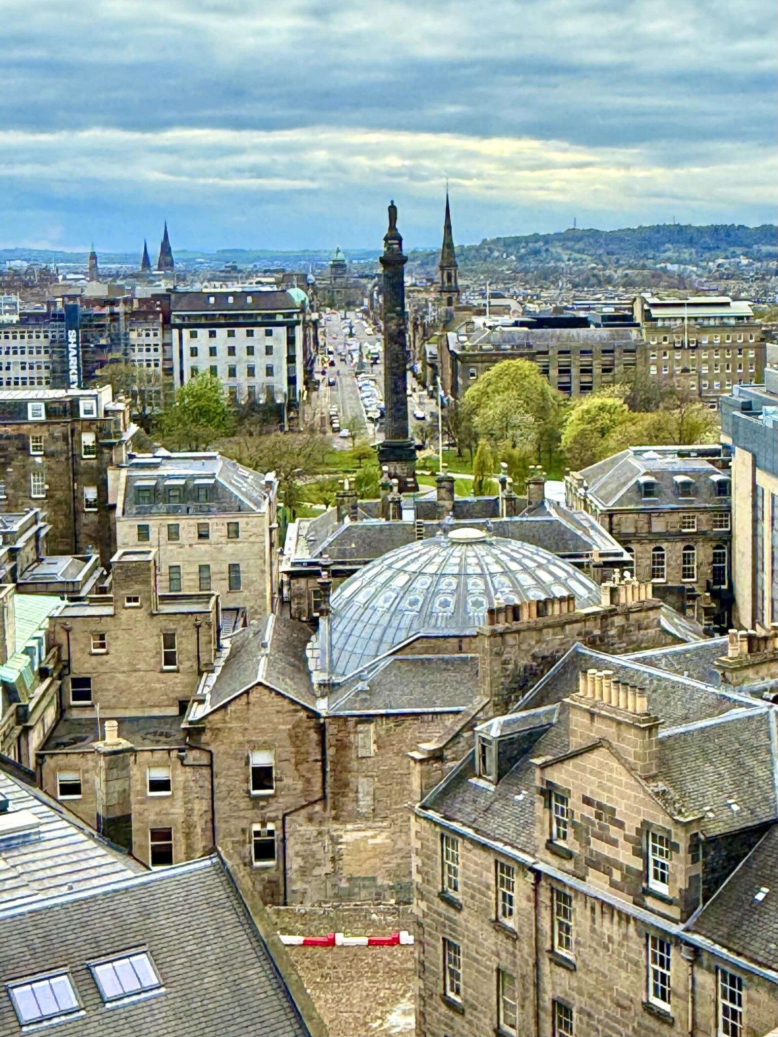 royal mile view edinburgh scotland