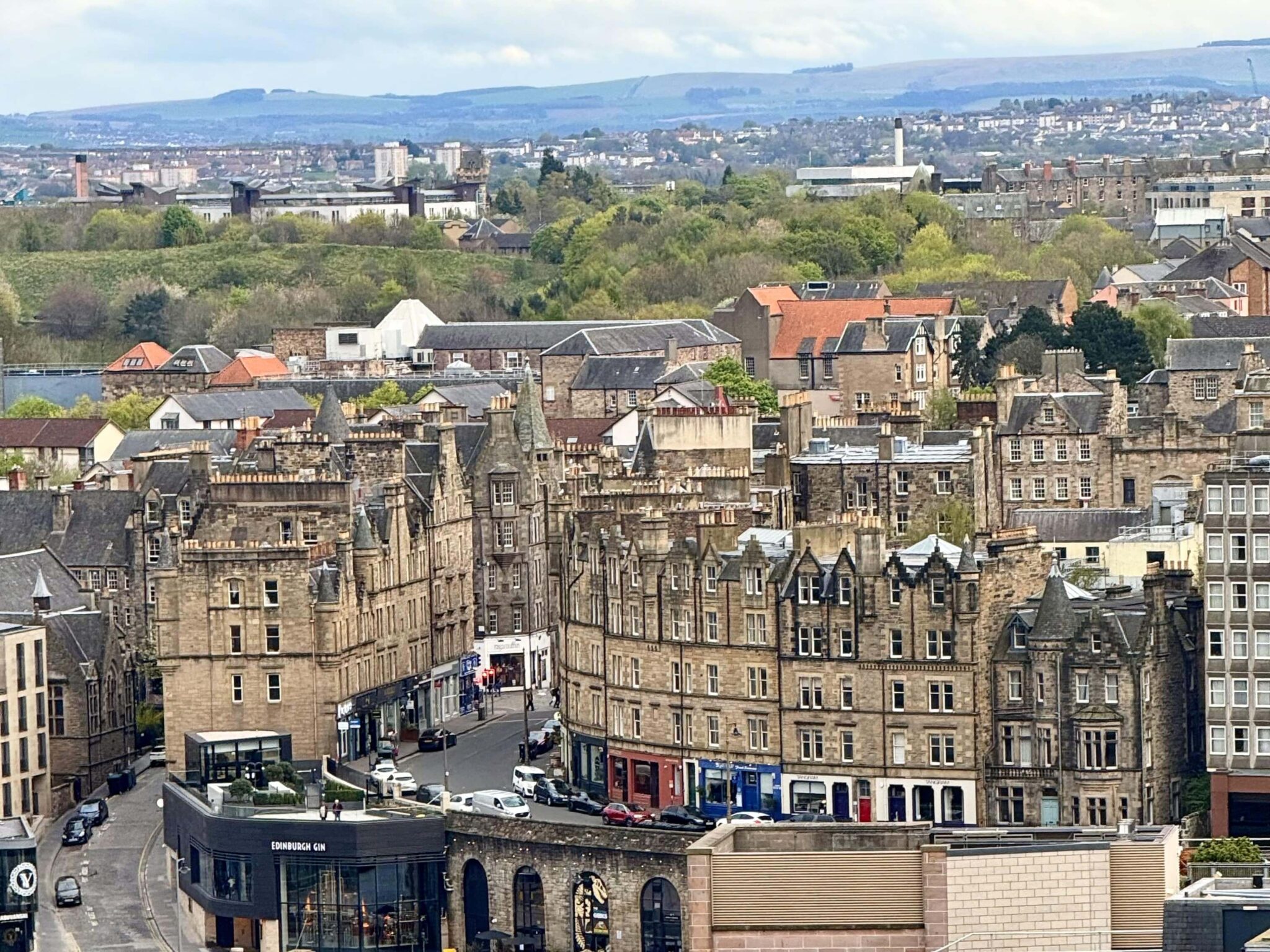 streets of edinburgh-min